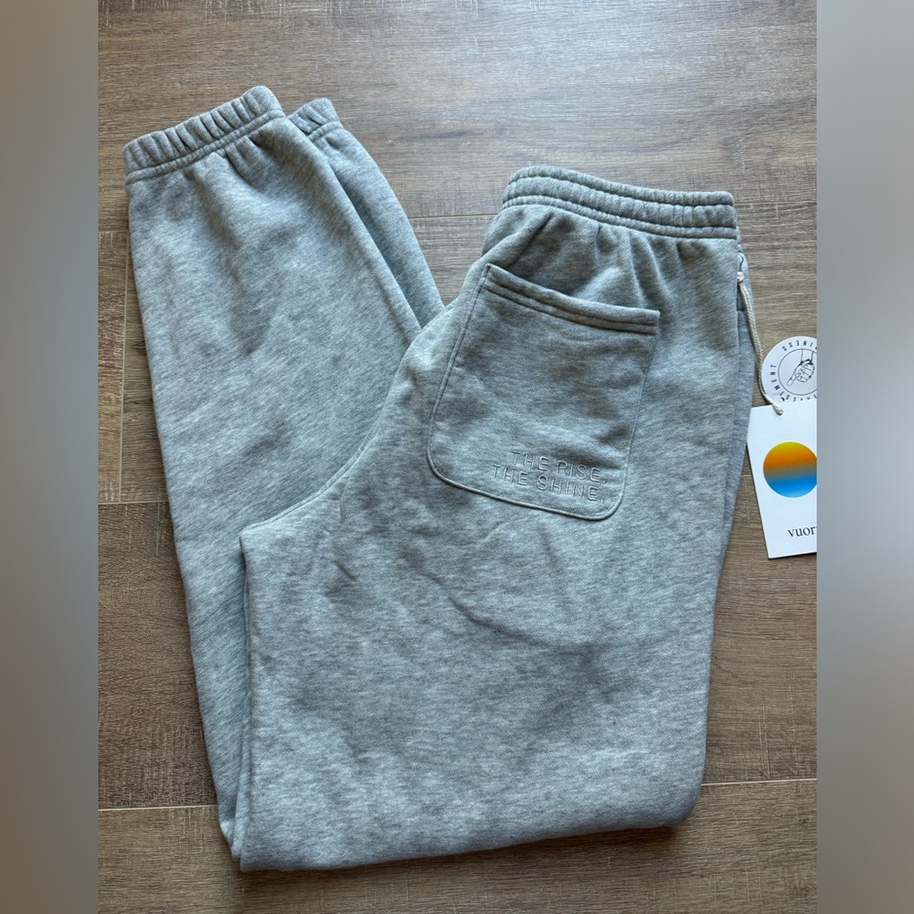 New With Tags Vuori Sedona Sweatpant Light Heather Gray XS NWT Cozy Lounge wear - Picture 8 of 8